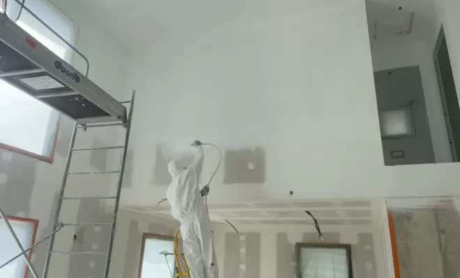Peinture de finition à l'airless, maison neuve à Mornant