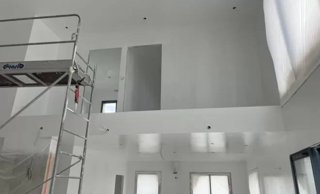 Peinture de finition à l'airless, maison neuve à Mornant
